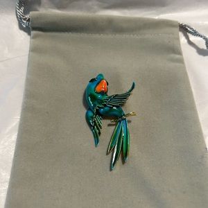 1970s Enamel Pretty Bird Parrot Brooch
